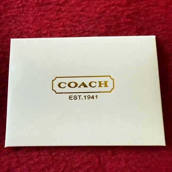 Coach White Card Holder with Mirror - Picture 4 of 4